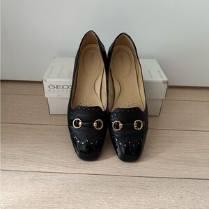 Geox Women's Black and Gold Loafers